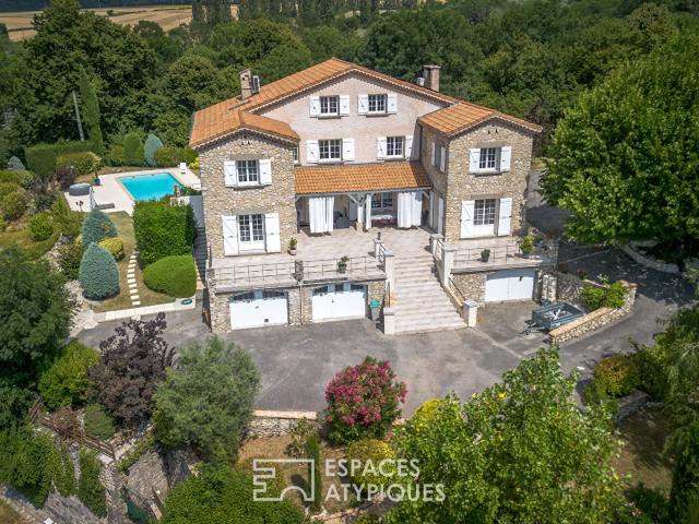 Maison 11 pièces 330 m²
