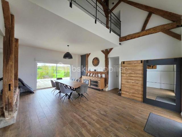 Maison 11 pièces 330 m²