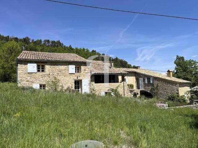 Maison 11 pièces 332 m²