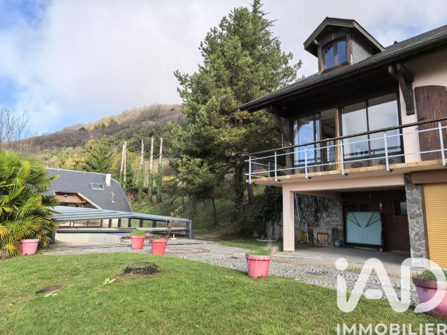 Maison 11 pièces 332 m²