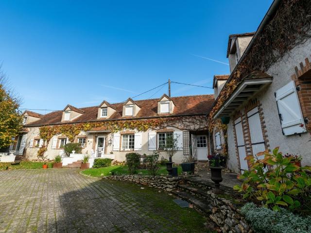 Maison 11 pièces 337 m²