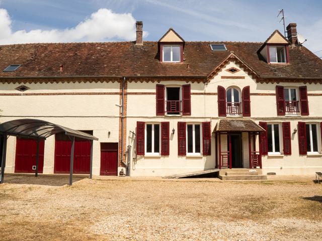 Maison 11 pièces 334 m²