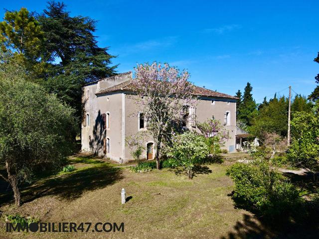 Maison 11 pièces 334 m²