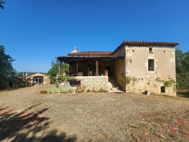 Maison 11 pièces 334 m²