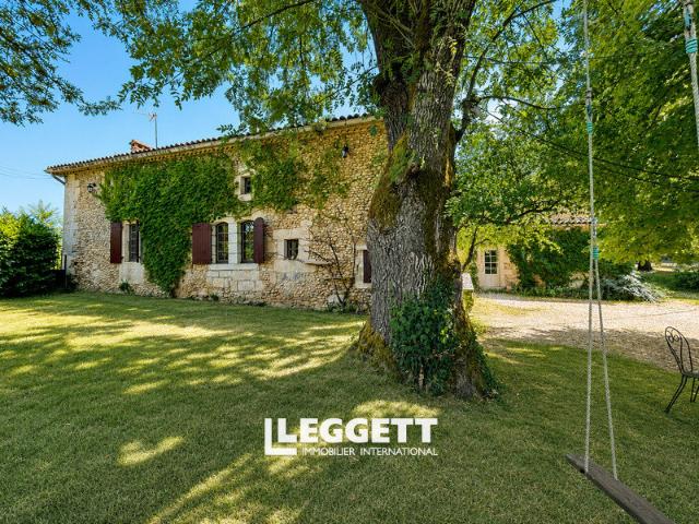 Maison 11 pièces 335 m²