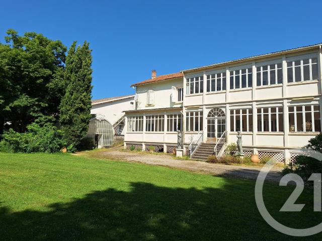 Maison 11 pièces 447 m²