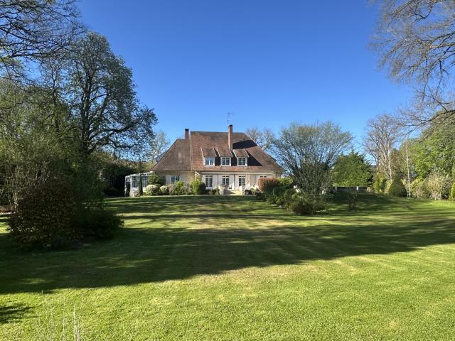Maison 11 pièces 450 m²