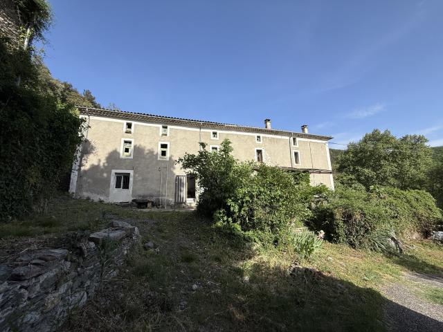 Maison 11 pièces 450 m²
