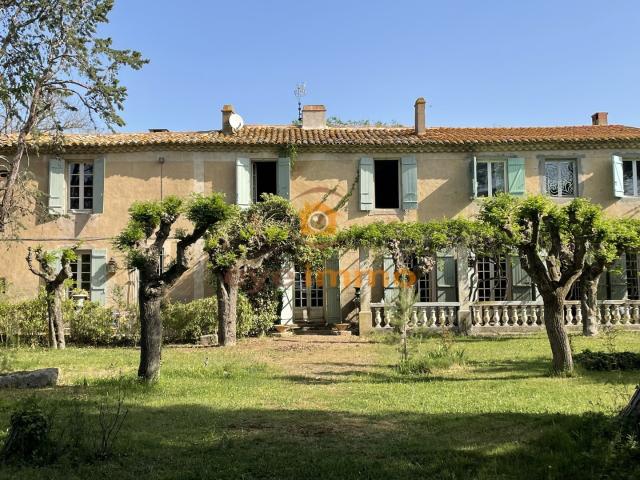 Maison 11 pièces 450 m²