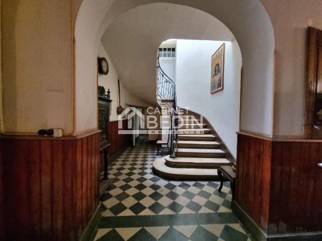 Maison 11 pièces 450 m²