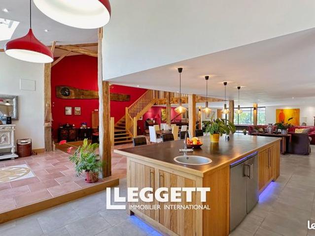 Maison 11 pièces 457 m²