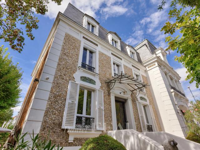 Maison 11 pièces 454 m²
