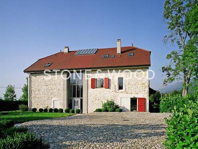 Maison 11 pièces 454 m²