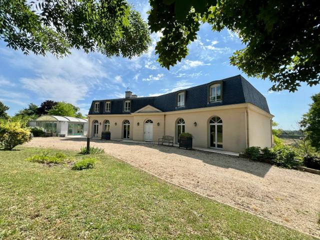 Maison 11 pièces 462 m²