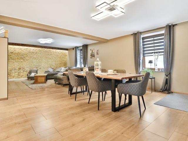 Maison 11 pièces 464 m²