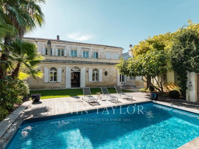 Maison 11 pièces 479 m²