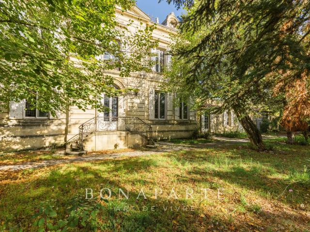 Maison 11 pièces 480 m²