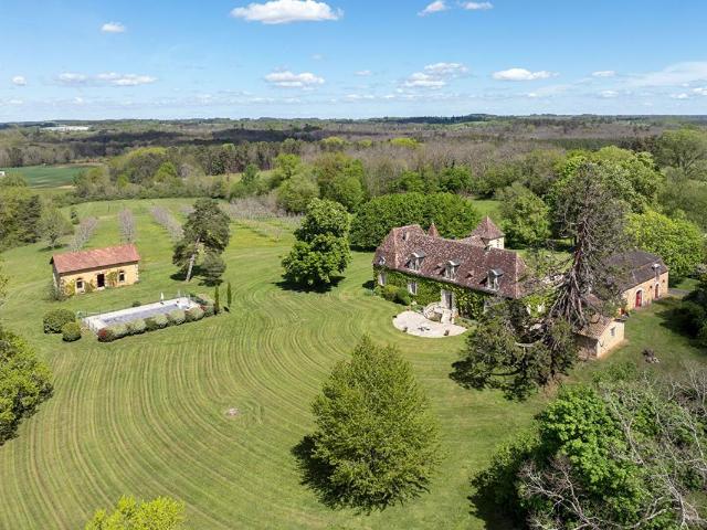 Maison 11 pièces 400 m²
