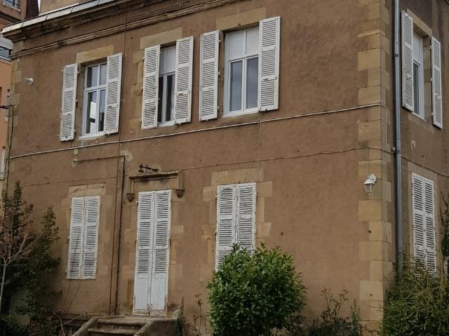 Maison 11 pièces 400 m²