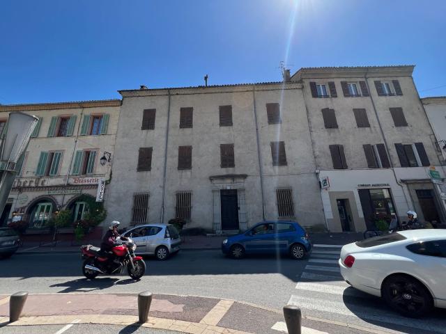 Maison 11 pièces 400 m²