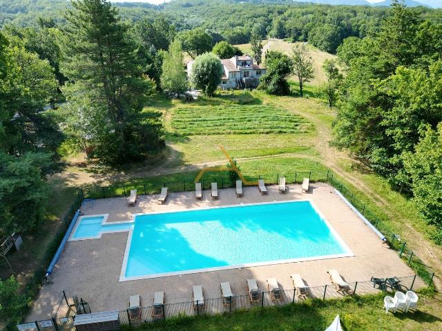 Maison 11 pièces 400 m²