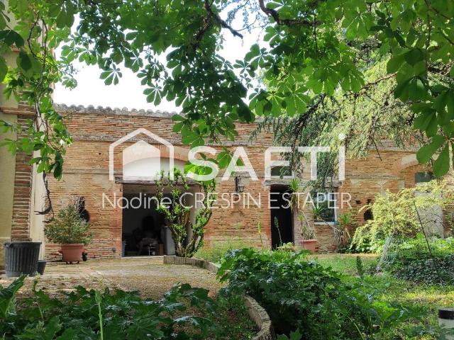 Maison 11 pièces 400 m²