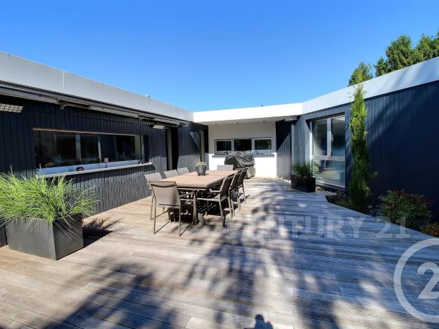 Maison 11 pièces 407 m²