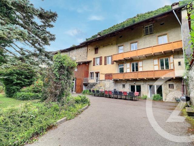 Maison 11 pièces 410 m²