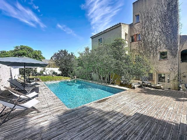 Maison 11 pièces 411 m²