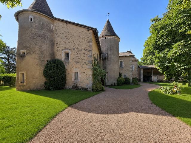 Maison 11 pièces 411 m²