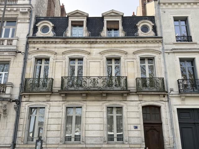 Maison 11 pièces 420 m²
