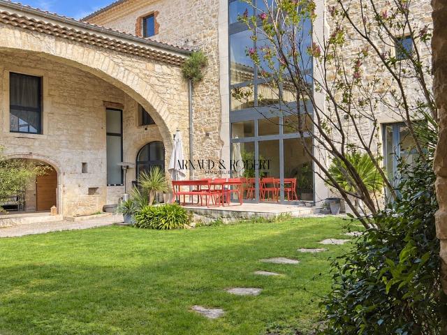 Maison 11 pièces 422 m²