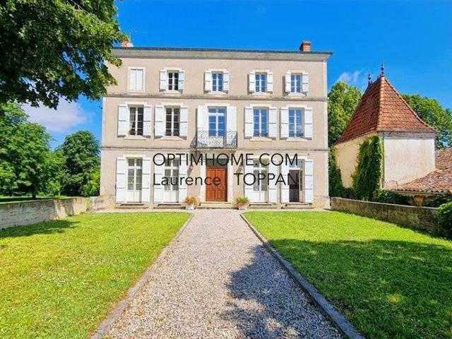 Maison 11 pièces 437 m²