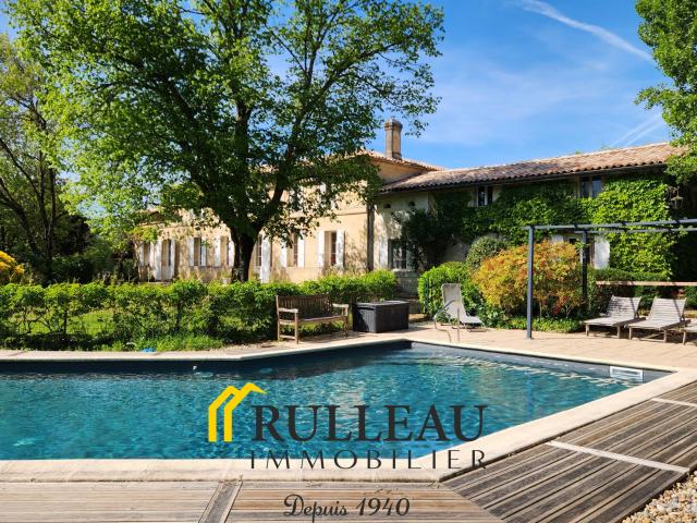 Maison 11 pièces 434 m²