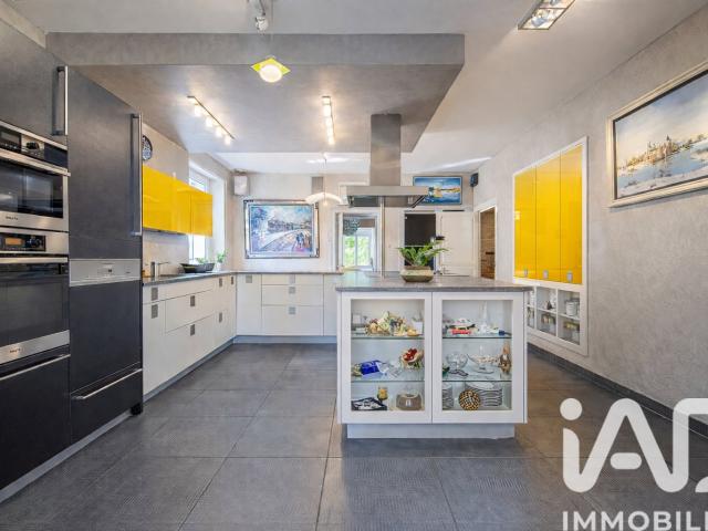Maison 11 pièces 450 m²