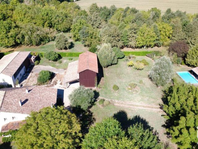 Maison 11 pièces 554 m²