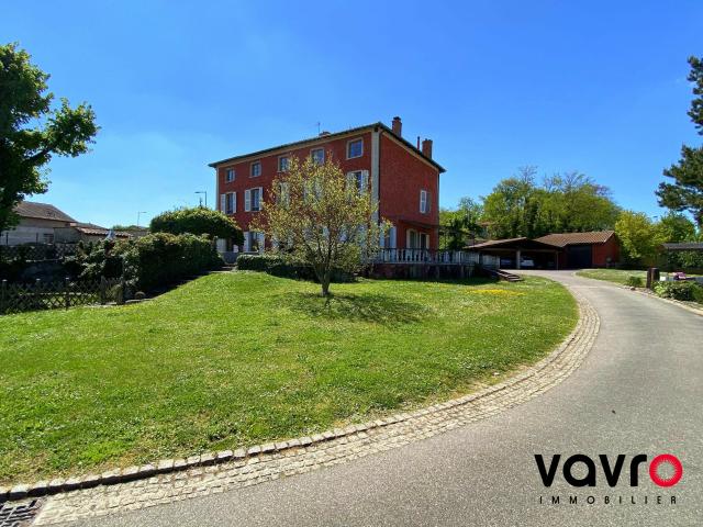 Maison 11 pièces 570 m²