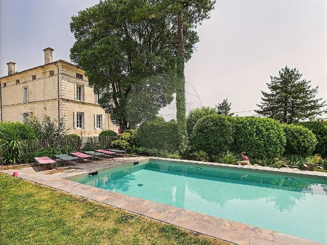 Maison 11 pièces 531 m²