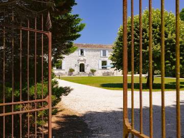 Maison 11 pièces 675 m²