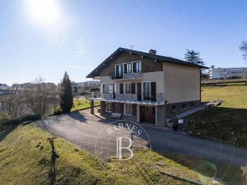 Maison 11 pièces 220 m²