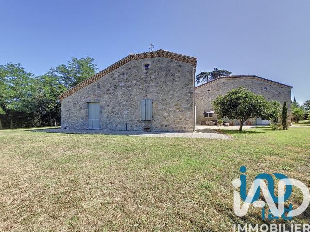 Maison 11 pièces 760 m²