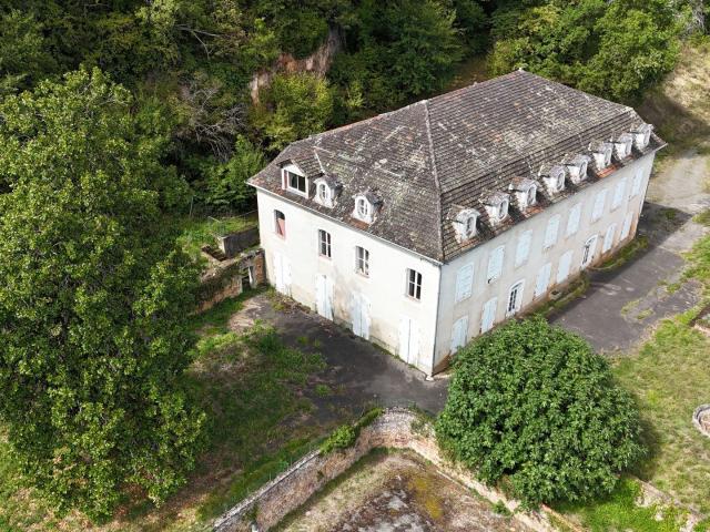 Maison 11 pièces 800 m²