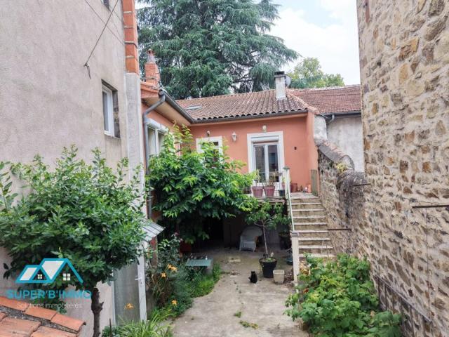 MAISON 120 m2 COUR