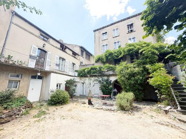 Maison 12 pièces de 390 m2