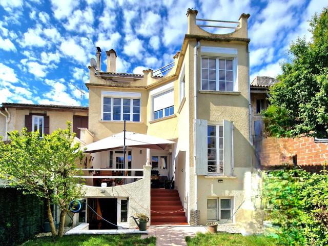 Maison 12 pièces 196 m²