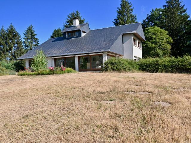 Maison 12 pièces 243 m²