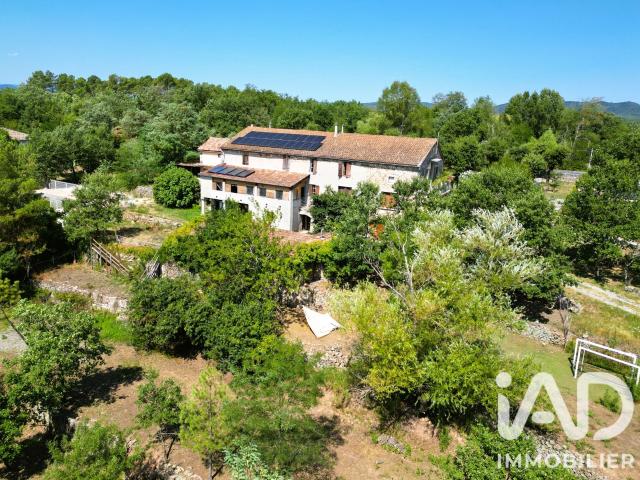 Maison 12 pièces 240 m²