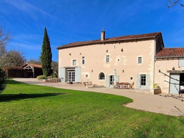 Maison 12 pièces 242 m²
