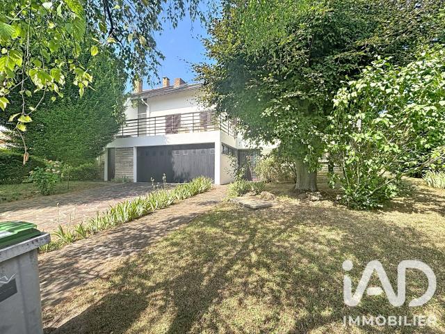 Maison 12 pièces 247 m²