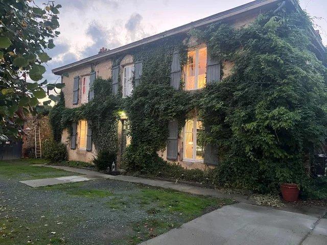 Maison 12 pièces 244 m²